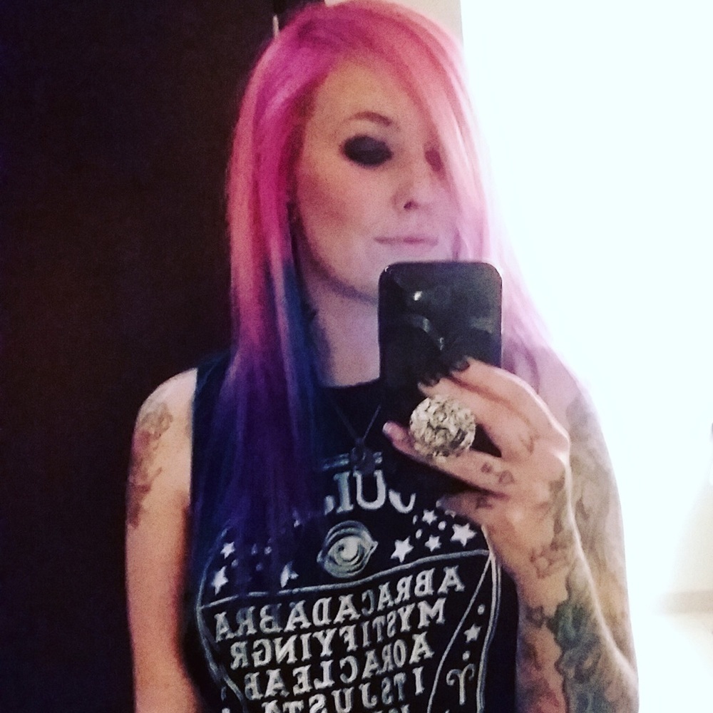 Meet your Posher, Leslie